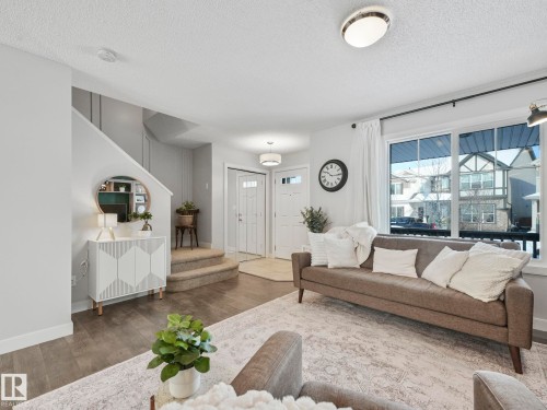 2604 Coughlan Road, Edmonton, AB - Indoor Photo Showing Living Room