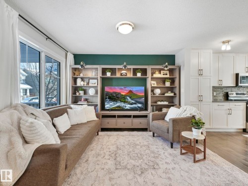 2604 Coughlan Road, Edmonton, AB - Indoor Photo Showing Living Room