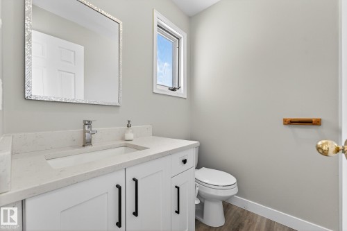10519 140 Street, Edmonton, AB - Indoor Photo Showing Bathroom