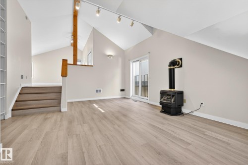 10519 140 Street, Edmonton, AB - Indoor With Fireplace