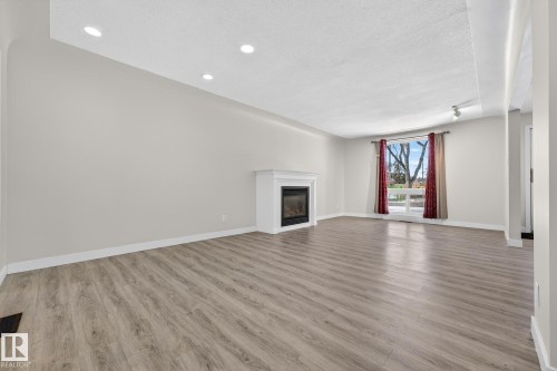 10519 140 Street, Edmonton, AB - Indoor With Fireplace