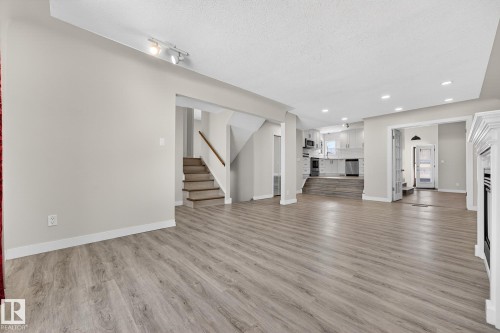 10519 140 Street, Edmonton, AB - Indoor