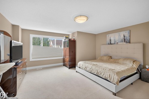 520 Stewart Crescent, Edmonton, AB - Indoor Photo Showing Bedroom