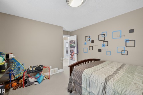 520 Stewart Crescent, Edmonton, AB - Indoor Photo Showing Bedroom