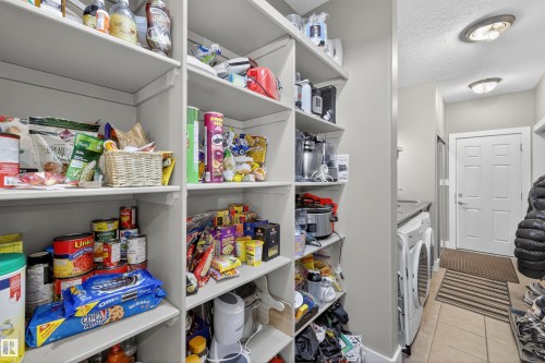 520 Stewart Crescent, Edmonton, AB - Indoor With Storage