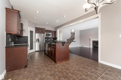 149 Sutton Close, Sherwood Park, AB - Indoor Photo Showing Kitchen With Stainless Steel Kitchen