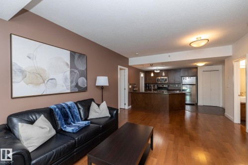 707 10055 118 Street, Edmonton, AB - Indoor Photo Showing Living Room