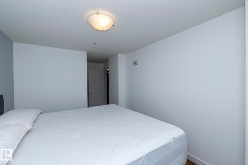 707 10055 118 Street, Edmonton, AB - Indoor Photo Showing Bedroom