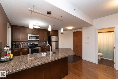 707 10055 118 Street, Edmonton, AB - Indoor Photo Showing Kitchen With Stainless Steel Kitchen With Double Sink With Upgraded Kitchen