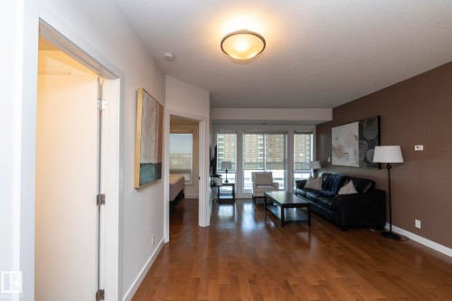 707 10055 118 Street, Edmonton, AB - Indoor
