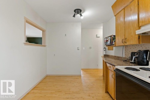 5006 55 Avenue, Stony Plain, AB - Indoor Photo Showing Kitchen