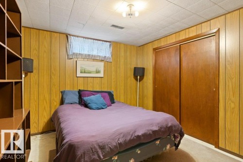 5006 55 Avenue, Stony Plain, AB - Indoor Photo Showing Bedroom