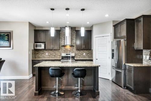 3671 8 Street, Edmonton, AB - Indoor Photo Showing Kitchen With Upgraded Kitchen