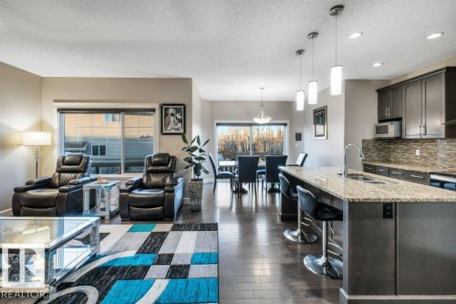 3671 8 Street, Edmonton, AB - Indoor Photo Showing Kitchen With Upgraded Kitchen