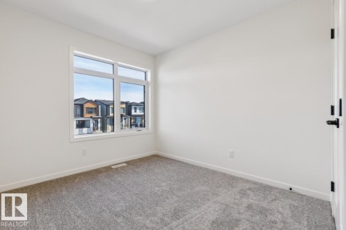 432 30 Street, Edmonton, AB - Indoor Photo Showing Other Room