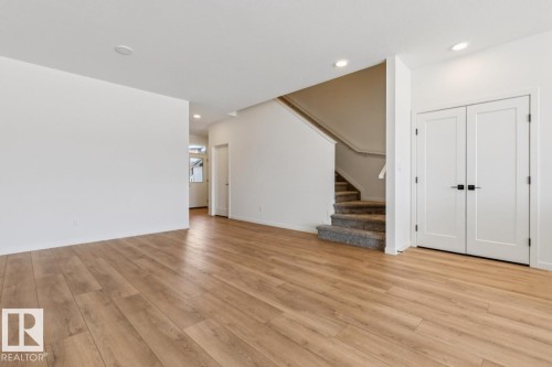 432 30 Street, Edmonton, AB - Indoor Photo Showing Other Room