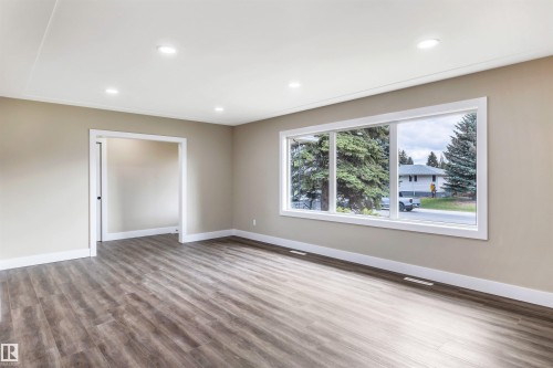 12904 95A Street, Edmonton, AB - Indoor Photo Showing Other Room