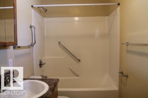 4909 51 Street, Elk Point, AB - Indoor Photo Showing Bathroom