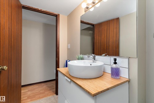 12914 69 Street, Edmonton, AB - Indoor Photo Showing Bathroom