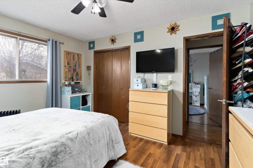 12914 69 Street, Edmonton, AB - Indoor Photo Showing Bedroom