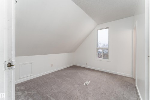 11817 44 Street, Edmonton, AB - Indoor Photo Showing Other Room