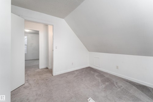 11817 44 Street, Edmonton, AB - Indoor Photo Showing Other Room