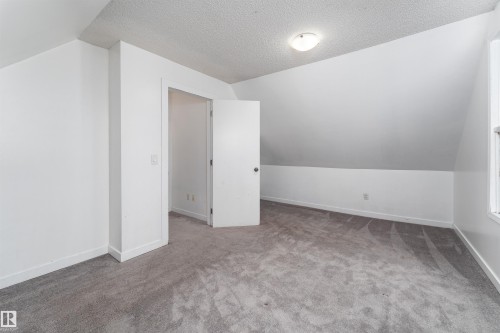 11817 44 Street, Edmonton, AB - Indoor Photo Showing Other Room