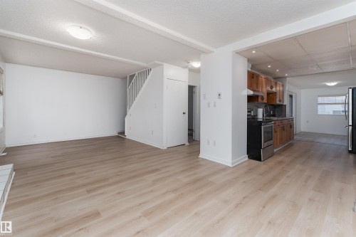 11817 44 Street, Edmonton, AB - Indoor Photo Showing Kitchen