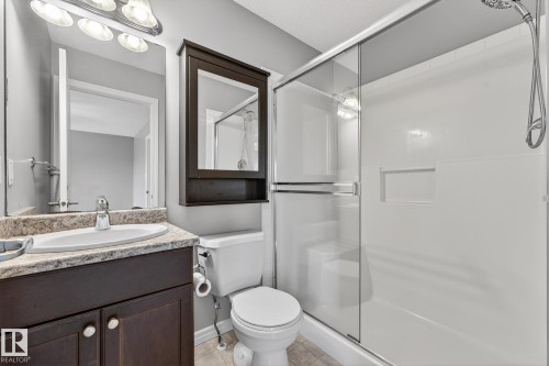 21406 94A Avenue, Edmonton, AB - Indoor Photo Showing Bathroom