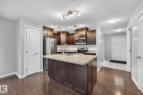 21406 94A Avenue, Edmonton, AB - Indoor Photo Showing Kitchen With Upgraded Kitchen