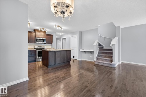 21406 94A Avenue, Edmonton, AB - Indoor Photo Showing Kitchen