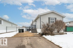 1590 Jubilee Dr Sherwood Park, AB T8H 2M9
