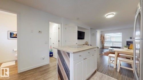 52 10909 106 Street, Edmonton, AB - Indoor