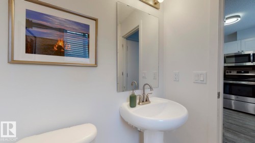 52 10909 106 Street, Edmonton, AB - Indoor Photo Showing Bathroom