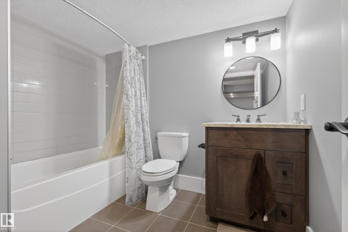 2003 Ainslie Link Link, Edmonton, AB - Indoor Photo Showing Bathroom