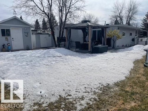 46 Round Road, Edmonton, AB - Outdoor