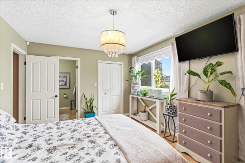 8427 152B Avenue, Edmonton, AB - Indoor Photo Showing Bedroom