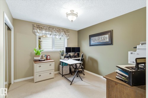 8427 152B Avenue, Edmonton, AB - Indoor Photo Showing Office
