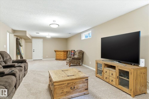 8427 152B Avenue, Edmonton, AB - Indoor