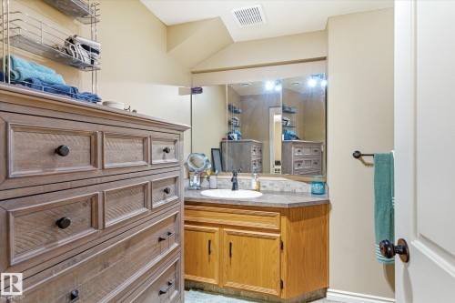 8427 152B Avenue, Edmonton, AB - Indoor