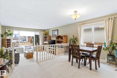 8427 152B Avenue, Edmonton, AB - Indoor Photo Showing Dining Room