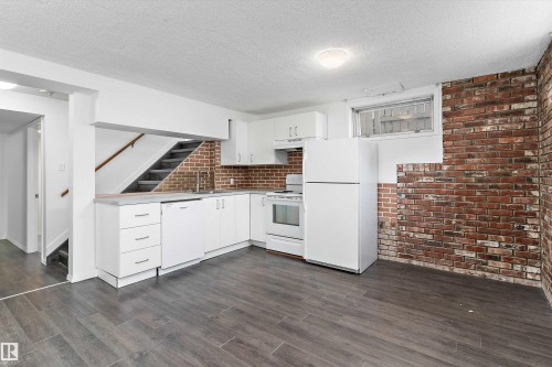 6103-6105 97A Avenue, Edmonton, AB - Indoor Photo Showing Kitchen