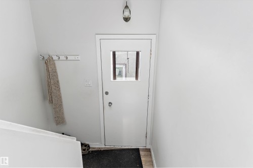 Side entry to basement - 6103-6105 97A Avenue, Edmonton, AB - Indoor Photo Showing Other Room
