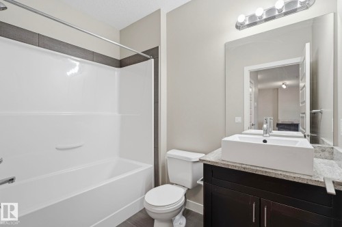 511 1230 Windermere Way, Edmonton, AB - Indoor Photo Showing Bathroom