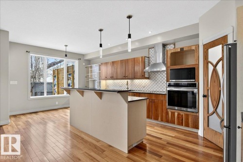 1004 Downey Way, Edmonton, AB - Indoor Photo Showing Kitchen With Upgraded Kitchen