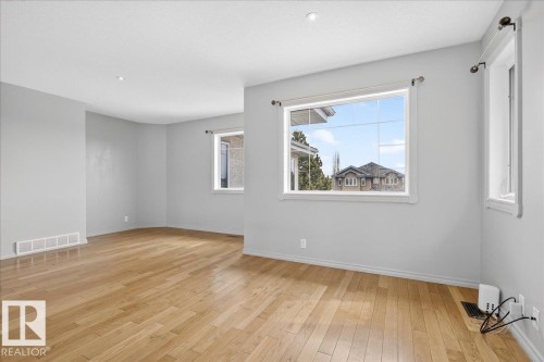 1004 Downey Way, Edmonton, AB - Indoor Photo Showing Other Room