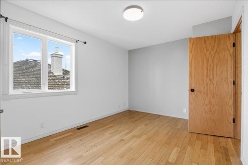 1004 Downey Way, Edmonton, AB - Indoor Photo Showing Other Room