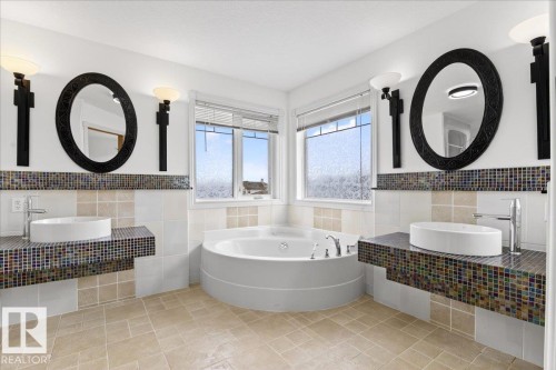 1004 Downey Way, Edmonton, AB - Indoor Photo Showing Bathroom
