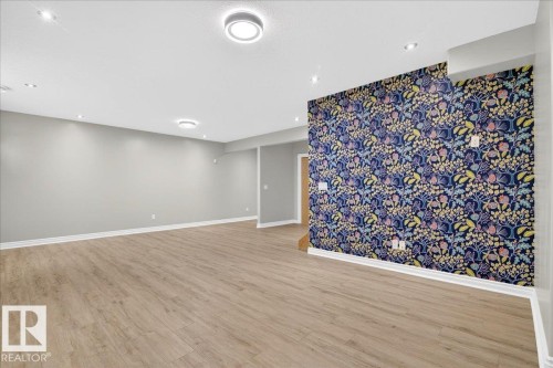 1004 Downey Way, Edmonton, AB - Indoor Photo Showing Other Room