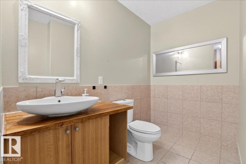 1004 Downey Way, Edmonton, AB - Indoor Photo Showing Bathroom